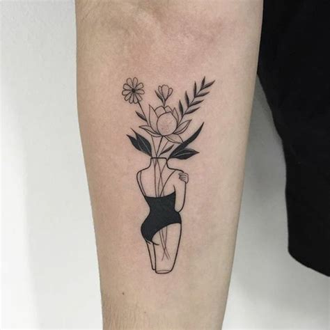 tatuaje silueta de mujer|tatuajes femeninos para mujer.